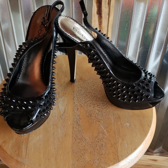 Shoes - Picture 3 of 4